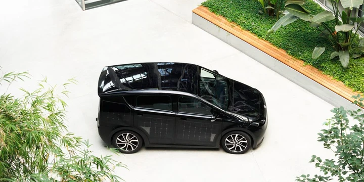 Sion: al via il tour italiano dell’auto elettrica a pannelli solari