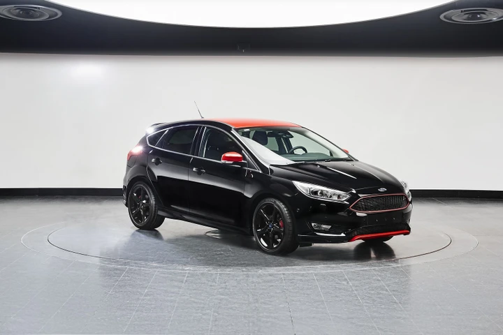 Ford Focus Black e Red Edition: nuove serie speciali
