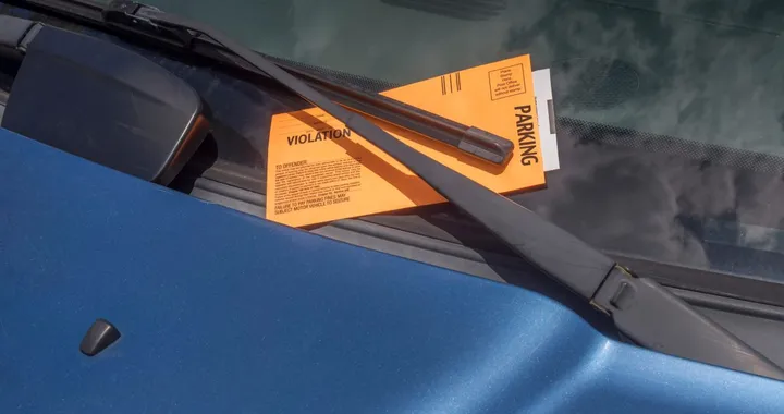 Si può estinguere una multa in 2 ore con soli 1,50 €? Il metodo poco noto