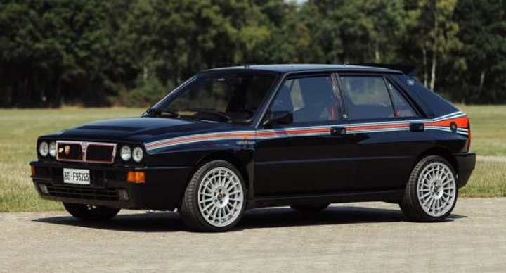La Lancia Delta HF Integrale di Vasco conquista il palco