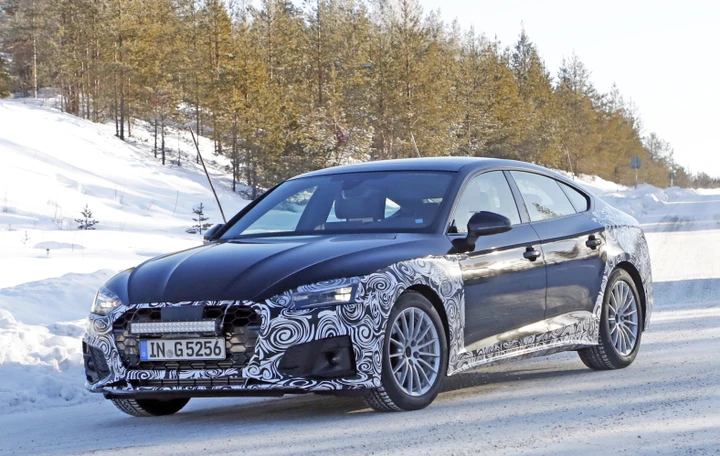 Audi A5 Sportback facelift: le foto spia