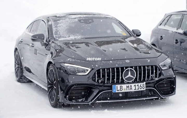Mercedes AMG GT73 Hybrid: le foto spia