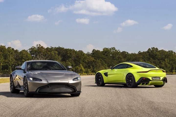 Aston Martin V8 Vantage 2018: immagini ufficiali