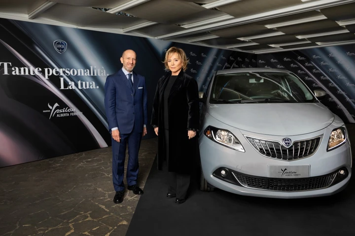 Lancia Ypsilon Alberta Ferretti 2022: immagini ufficiali
