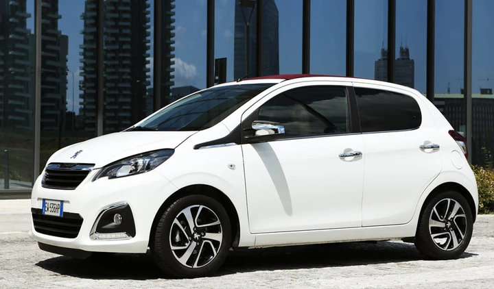 Peugeot 108 Car-aoke: il tour della Casa del Leone