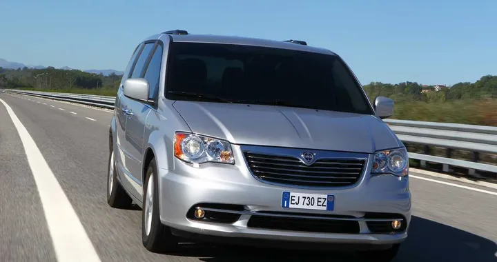 Nuova Lancia Voyager