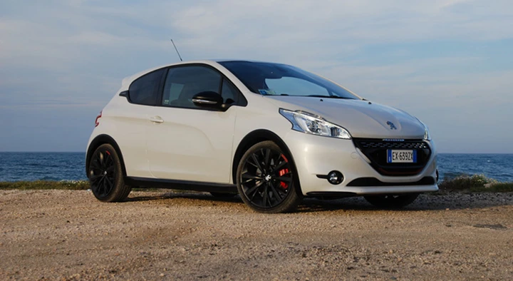 Peugeot 208 GTi 30th Anniversary: prova su strada