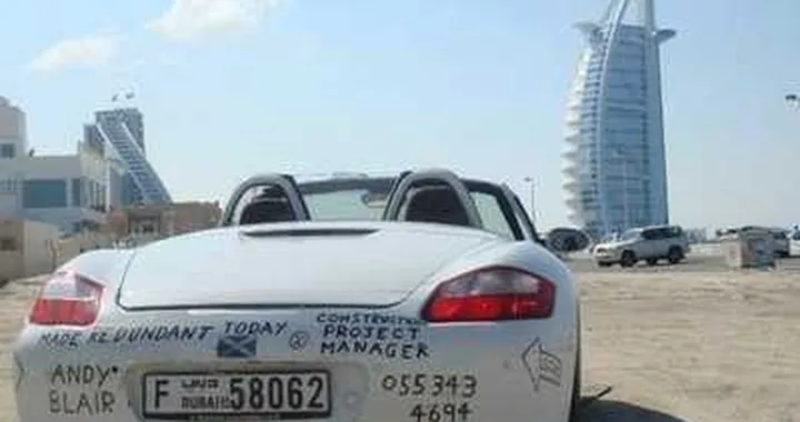 Dubai: auto di lusso abbandonate per la crisi