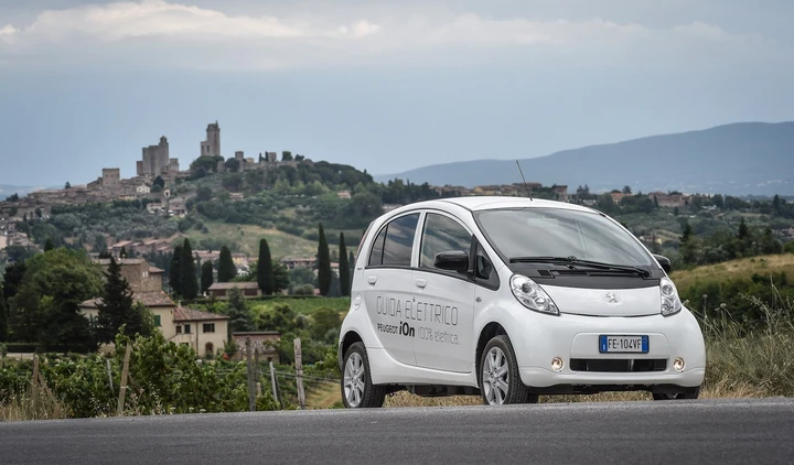 Peugeot: a San Gimigliano la mobilità diventa ecosostenibile