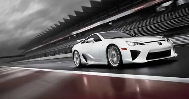 Lexus LF-A: supercar al debutto
