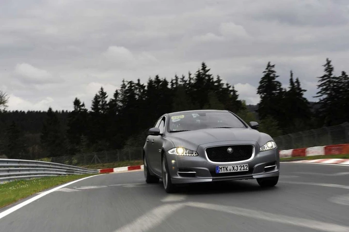 Jaguar XJ: farà servizio taxi al Nurburgring