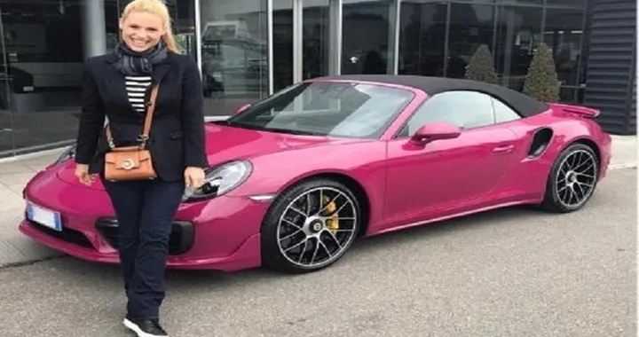 Una Porsche 911 fucsia per Michelle Hunziker