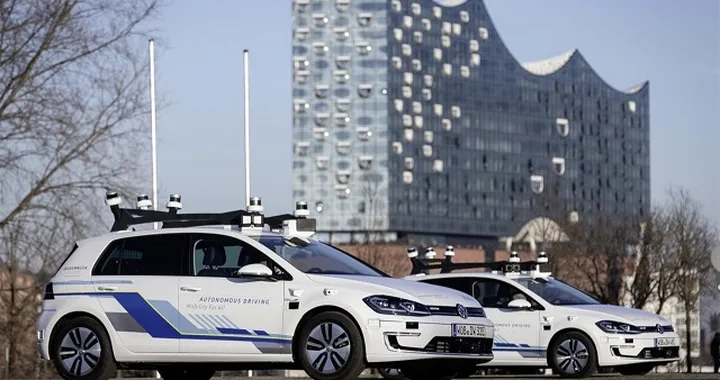 Volkswagen: con e-Golf via ai test di guida autonoma Livello 4 su strade pubbliche