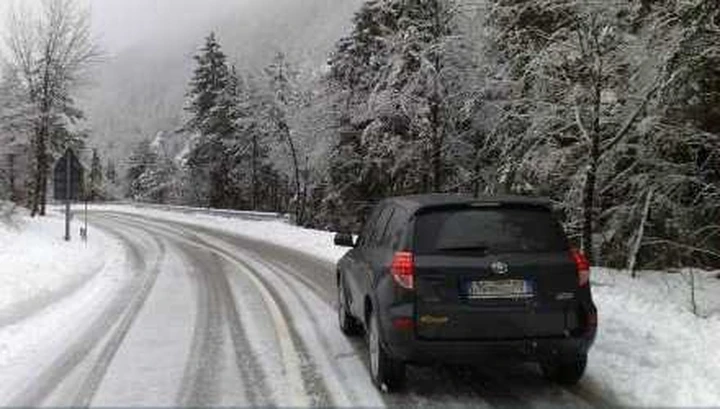 Scatta l'obbligo di catene da neve o pneumatici invernali