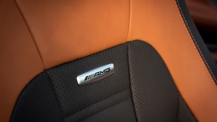 Mercedes-AMG: due automobilisti fanno causa per badge 