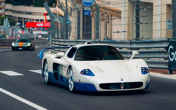 Maserati celebra 100 anni al Monaco E-Prix 2025: parata speciale