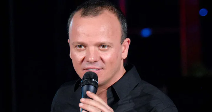 Gigi D'Alessio compra una McLaren ma non paga tutte le rate