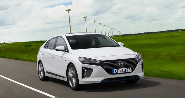 Hyundai Ioniq Hybrid: prezzo in Italia da 24.900 euro