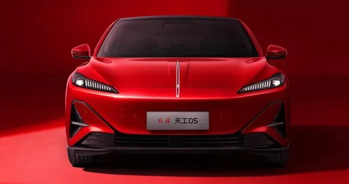 La berlina elettrica cinese che sfida e batte Tesla