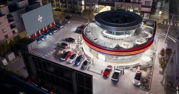 Tesla Diner, il ristorante stile drive-in di Elon Musk
