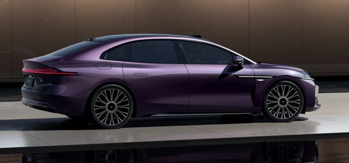 Design fastback, cockpit HarmonySpace 5 e guida autonoma Huawei ADS: ecco la GAC Hyptec A800