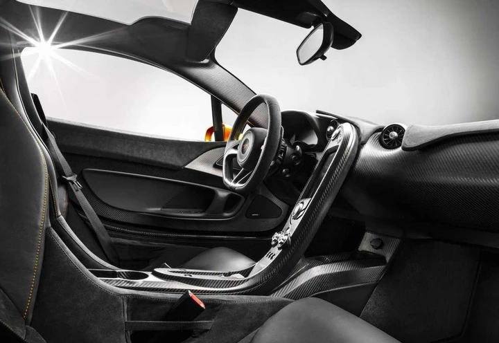 McLaren P1: prime immagini degli interni