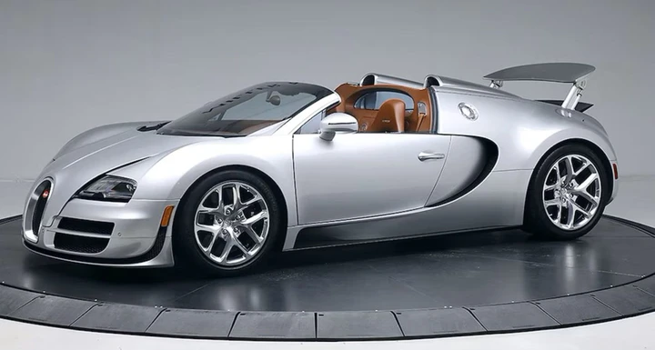 Arnold Schwarzenegger mette in vendita la sua Bugatti Veyron unica