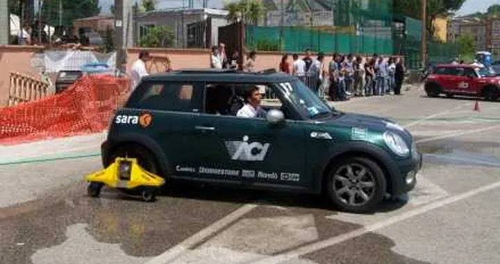 Guida sicura: corsi gratuiti per gli stranieri