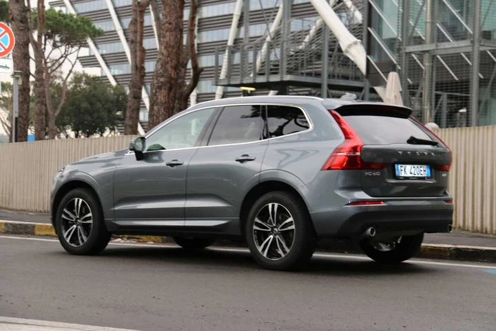 Volvo XC60 D4 AWD: la prova su strada