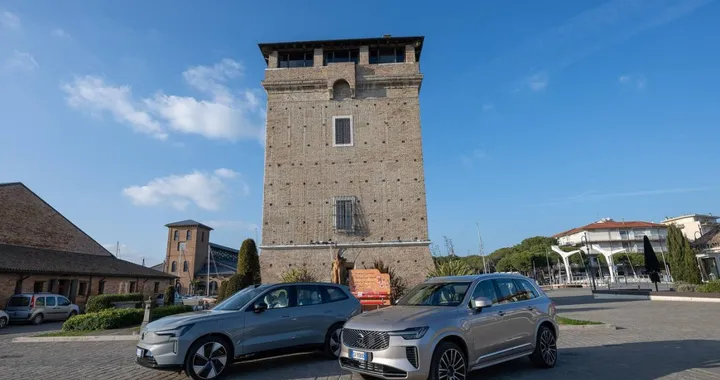 Volvo EX90 e XC90: ibrido plug-in ed elettrico per i SUV premium svedesi