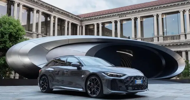 Audi RS 5: ibrida plug-in e motorsport al FuoriConcorso 2026