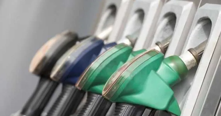 Benzina, parte la guerra degli sconti