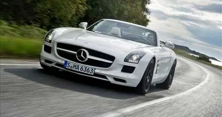 Mercedes SLS AMG Roadster, le nuove immagini