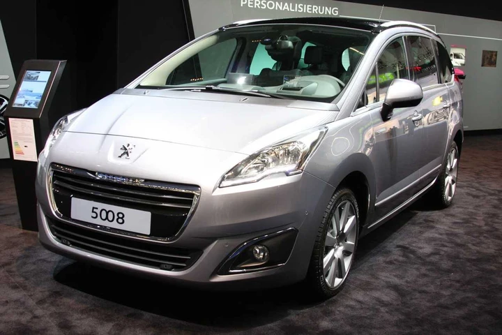 Peugeot 5008 restyling al Salone di Francoforte 2013