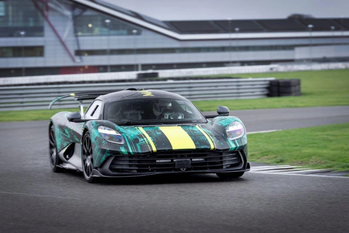Aston Martin Valhalla prototipo foto