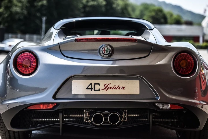 Raduno Alfa Romeo 4C Varano de' Melegari