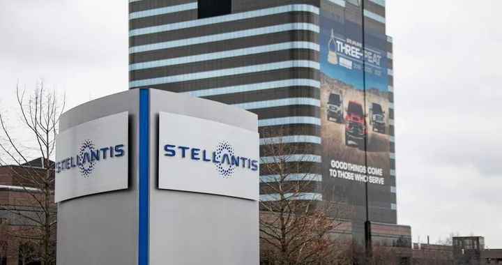 Stellantis: licenziamenti e chiusure, il peso dei dazi e delle carenze