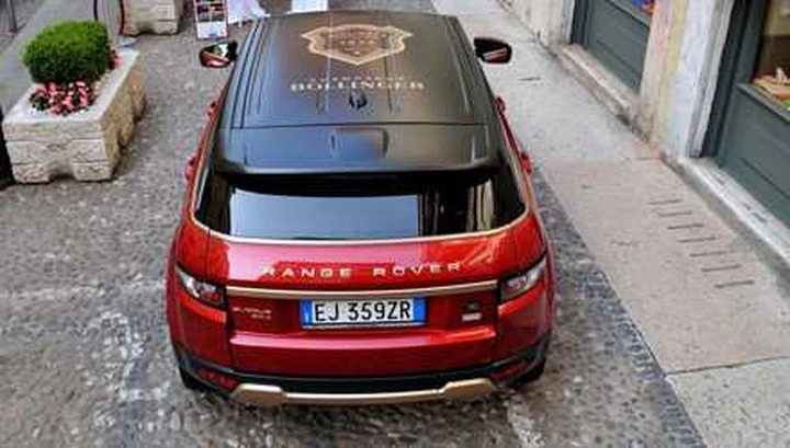 Range Rover Evoque-Bollinger al Vinitaly 2012
