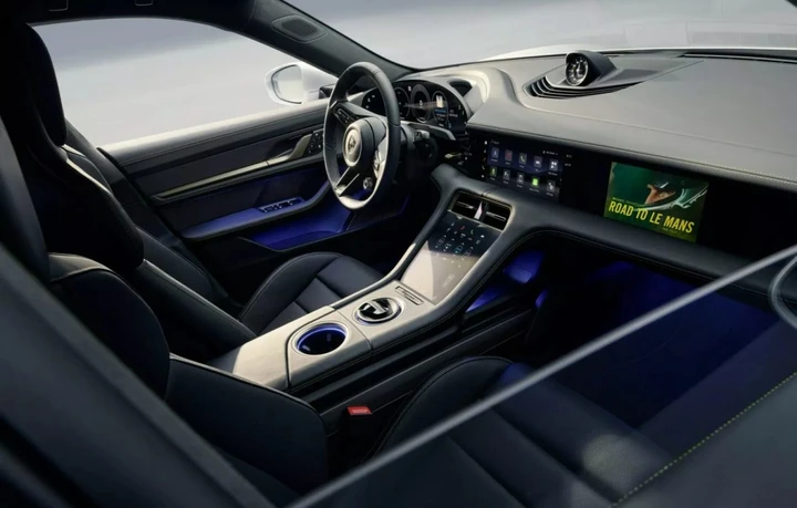 Porsche aggiorna l'infotainment: Alexa e nuove app disponibili sui modelli 2026