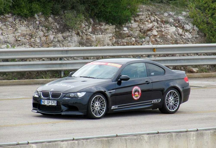 Bmw M3 G-Power SKII: tocca i 333,29 km/h a Nardò