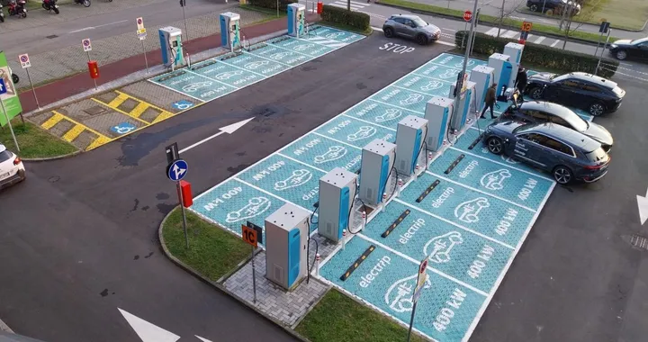 Assago inaugura il più grande hub di ricarica elettrica del Sud Europa