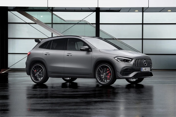 Mercedes-AMG GLA 45 4MATIC+ 2020: immagini ufficiali