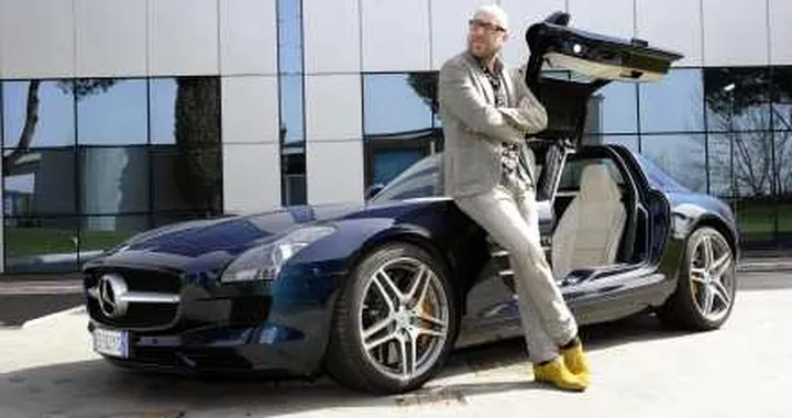 La Mercedes SLS AMG ha scelto Mario Biondi