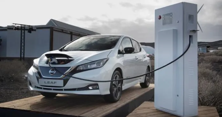 Auto elettriche: Nissan collabora con EDF per la ricarica smart