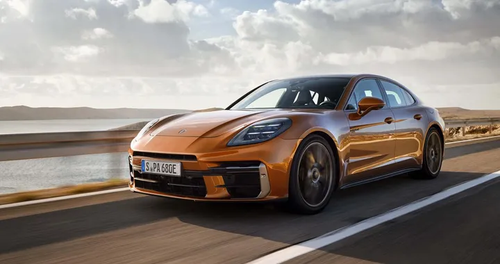 Porsche Panamera 2024: un salto tecnologico nel segmento delle berline di lusso [FOTO e VIDEO]