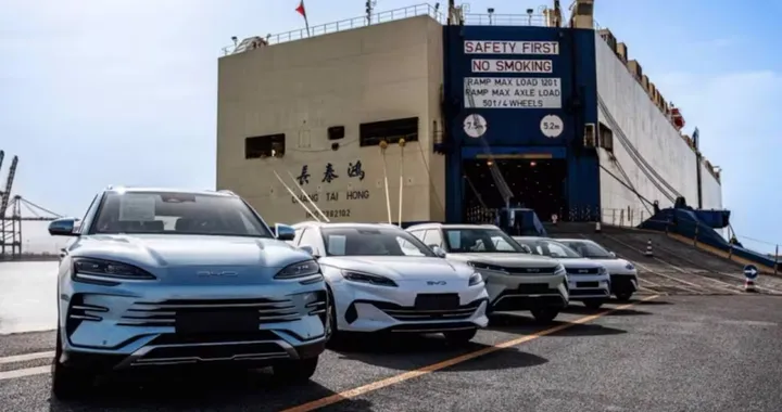 Auto ibride cinesi, l’UE valuta il tetto del 15%: rischio nuovi dazi