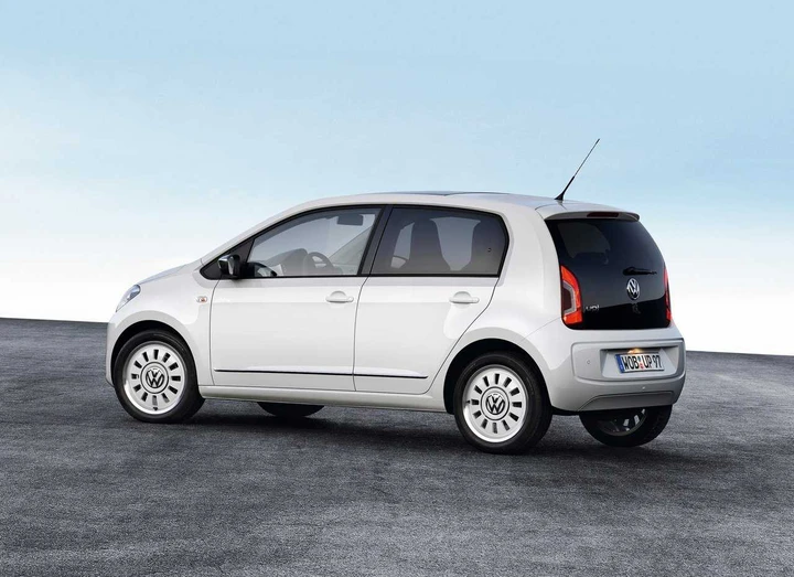 Volkswagen Up! a 5 porte: arriva a giugno