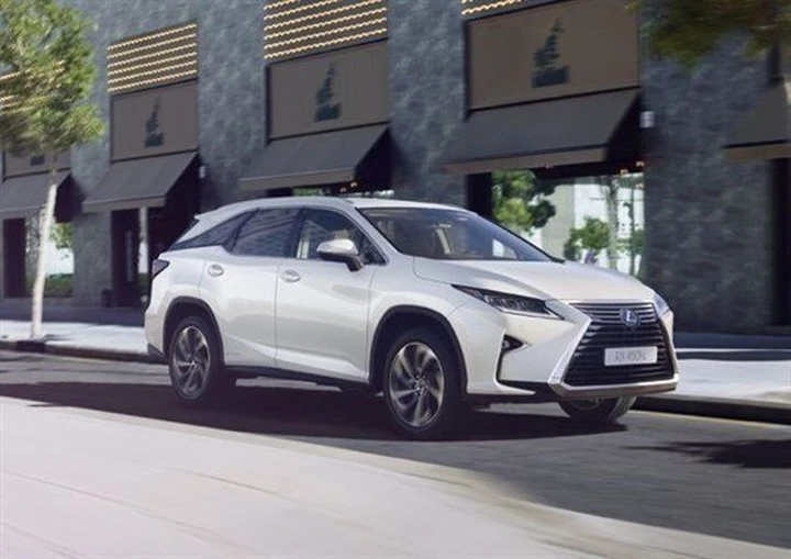 Lexus RX L: lusso ecosostenibile per sette