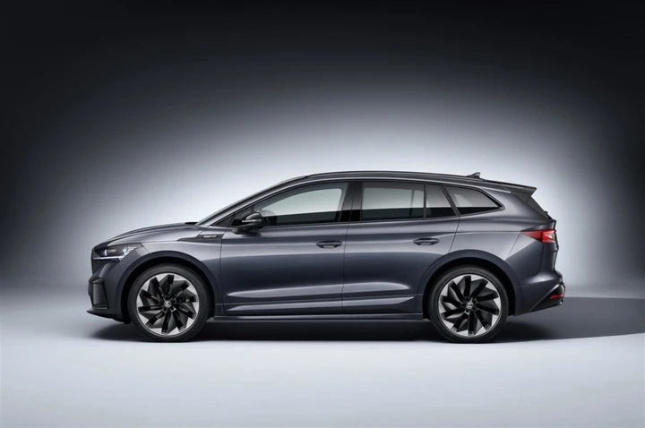 Skoda Enyaq Sportline iV 2021: immagini ufficiali