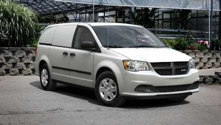 Lancia Voyager: in arrivo una versione furgone?